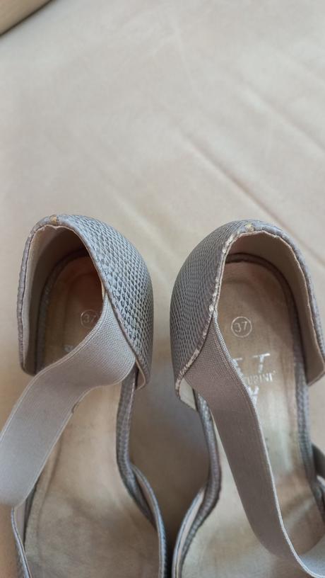 Dámske topánky s chybičkou, 37