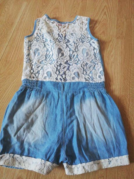 Overal s čipkou, 110