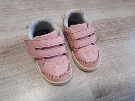 Prechodné topánky, 19