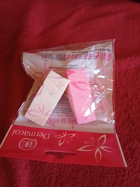 Špongie na make up,