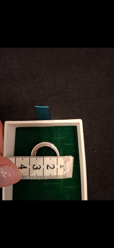 Strieborný prsteň,