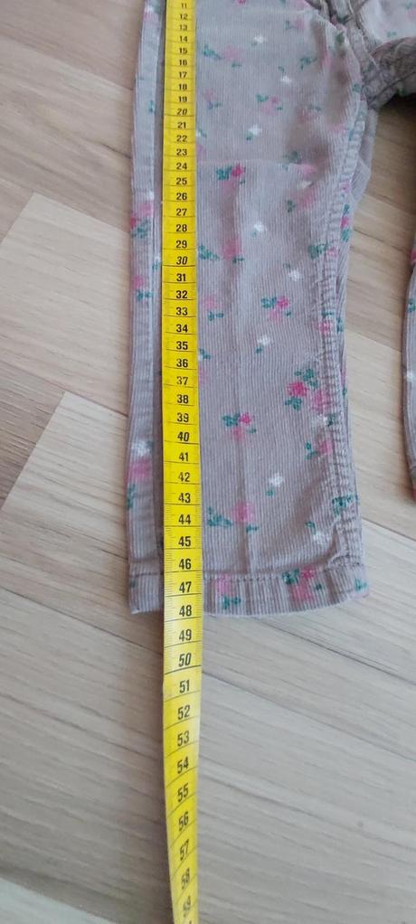 Tenké menčestrové nohavice, lupilu,86