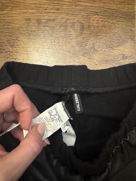 Koženkové legíny calzedonia 9-10rokov, 134