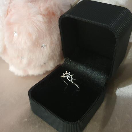 Strieborný prsteň,