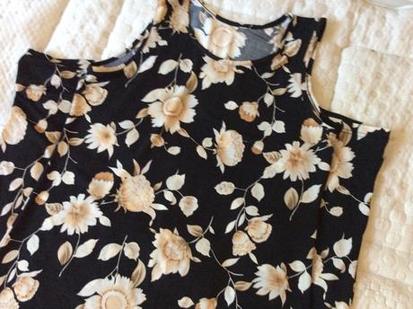 Dlhé letné elastické kvetové šaty v. m/l, m