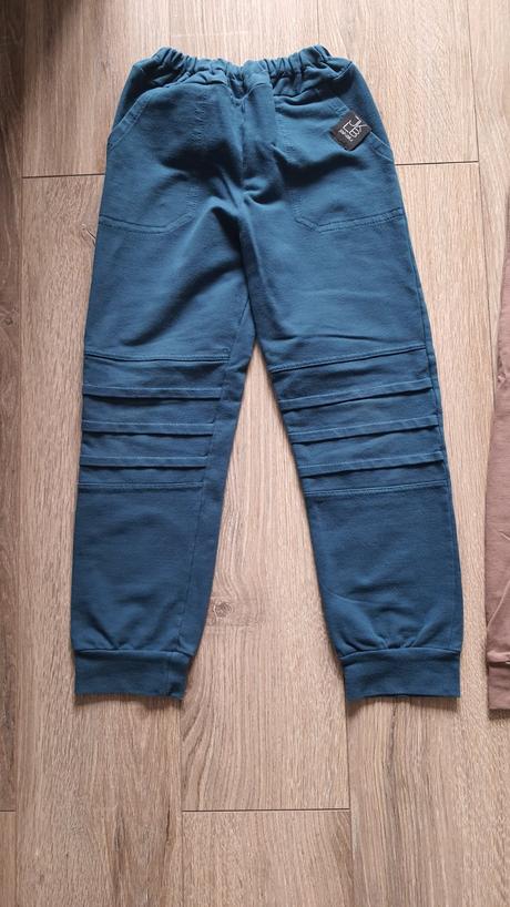 Jakalu tepláky 122, 122