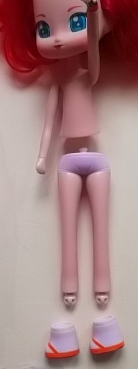 Bábika júlia - piny,