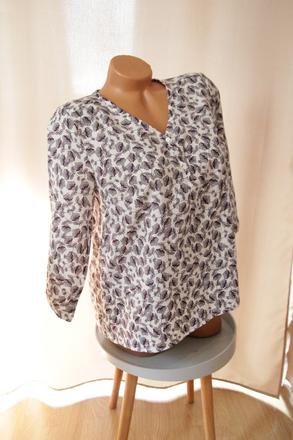 Vzorovaná blúzka s, s