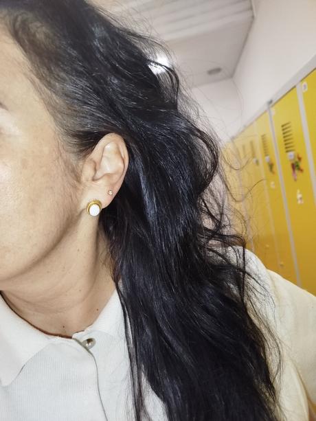 Zlaté náušnice s opalom,