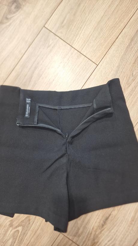 Sukňokraťasy, stradivarius,34