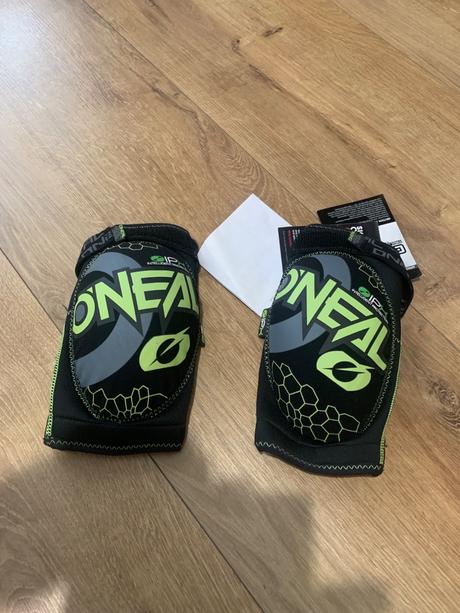 Chrániče na lakte, m