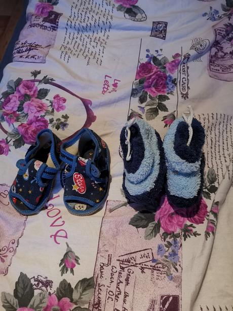 Papučky a sandalky, <17