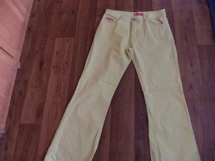 Damske žlte rifle 42 , 42