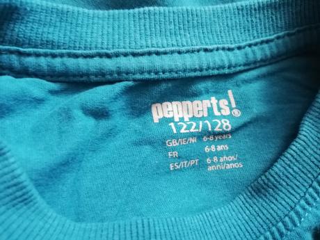 Pyžamo v peknom stave 122/128, lupilu,122