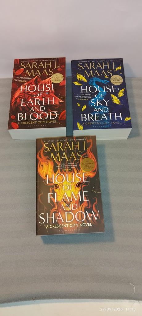 Sarah j maas crescent city trilogia nau25,