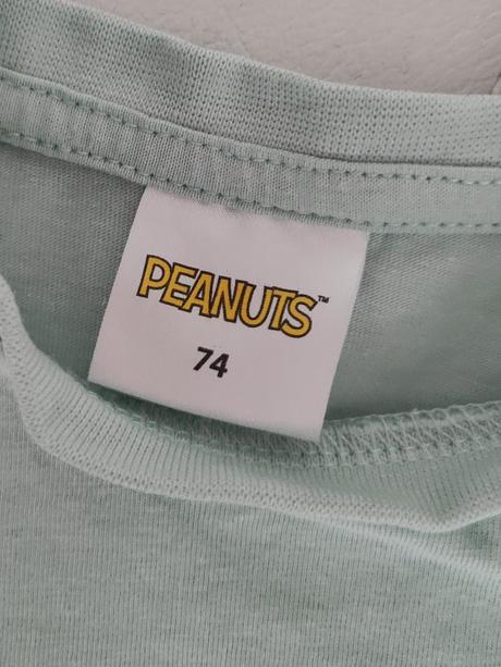 Opaľovačky, peanuts,74