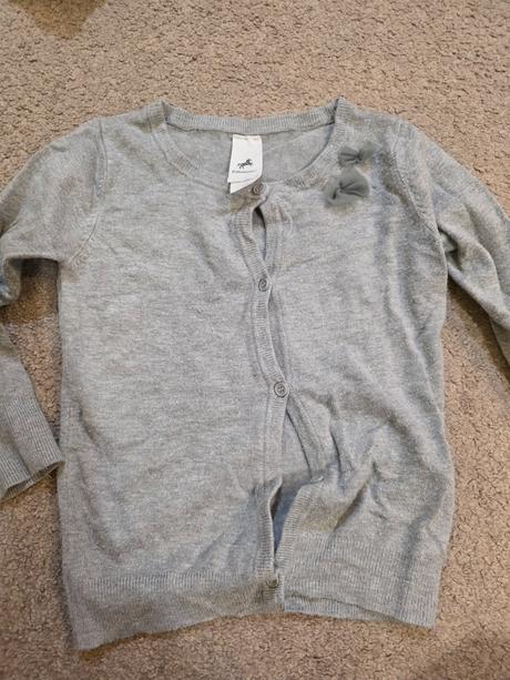 Sivý svetrík 104, c&a,104