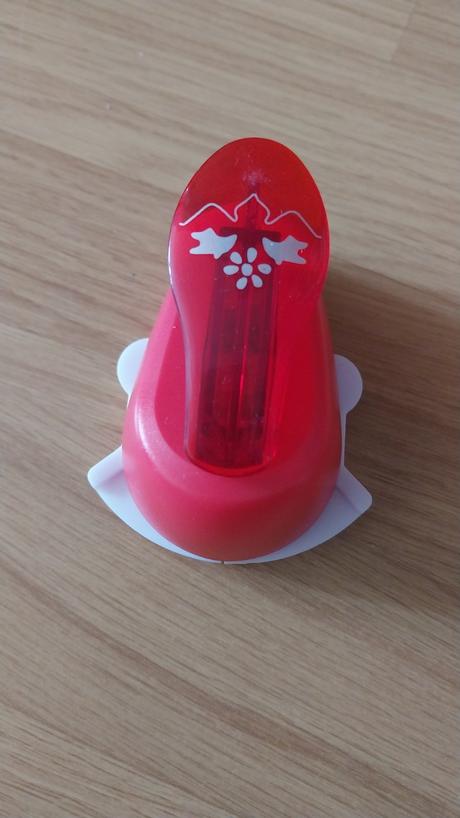 2 stredne vysekavacky na papier, 