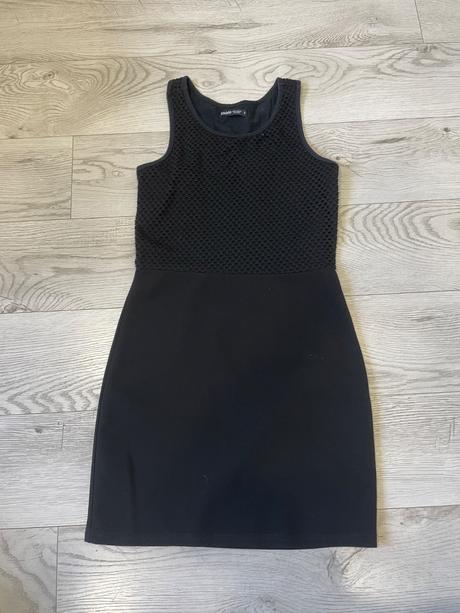 Čierne minišaty, s