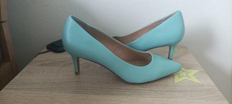 Tyrkysove lodicky, 36 / 37