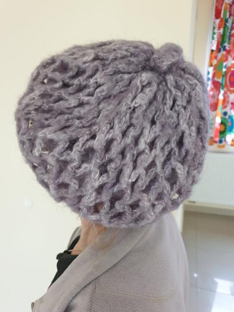 Ručne pletená baretka, 