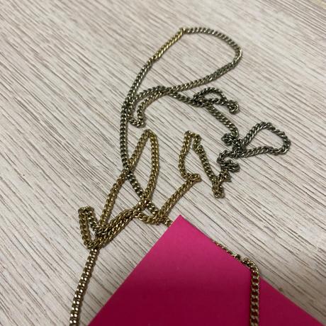 Dlhá retiazka s príveskami,