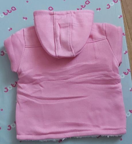 Dievčenský kabát, 92