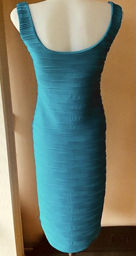 Krasne štrukturované šaty /67, 40