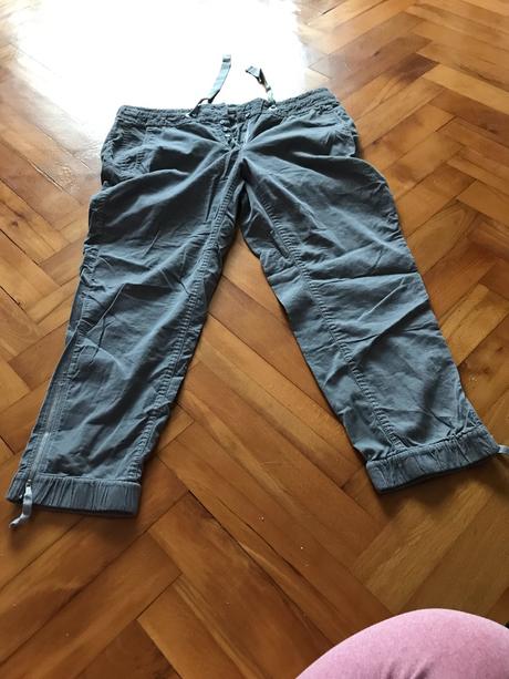 Trojštvrťové nohavice, 42