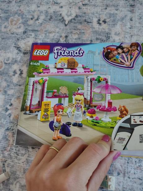 Lego friends 41426 kaviareň v parku mestečka heart, 