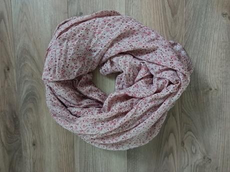 Príjemná jemná šatka/sal, 