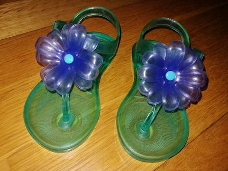 Zelené sandálky, 22