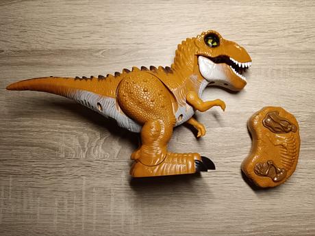 Dinosaurus na diaľkové ovládanie, 