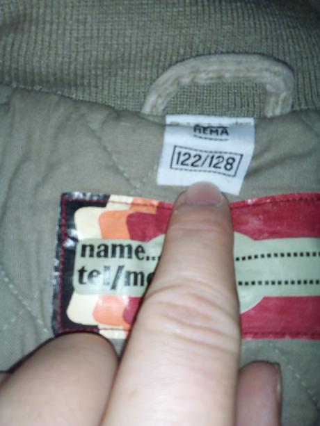 Menčestrový kabát, 122