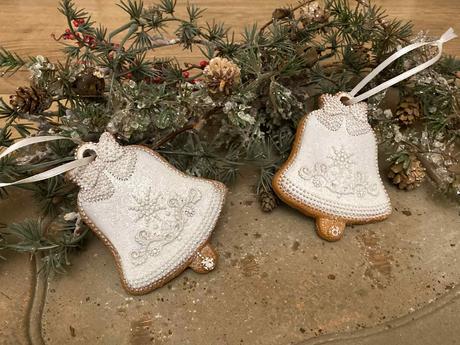 Medovník zvonček - perník s bielou polevou 1 ks, 