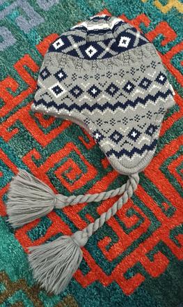 Teplučká čiapka s brnbolcami - nórsky vzor, 110