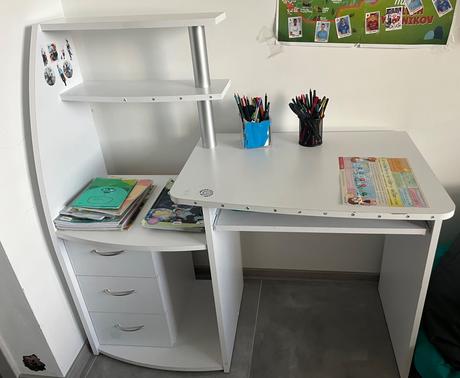 Písací stolik, 