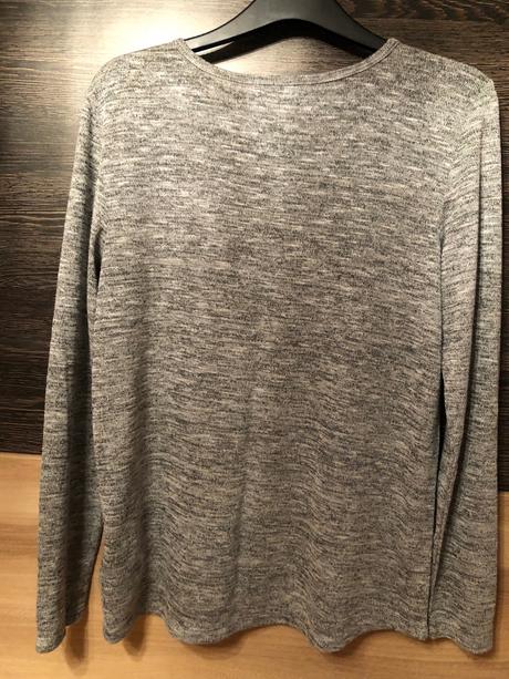 Pulover sedy s napismi m, m