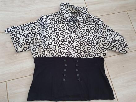 Bluzka ciernobiela, 44