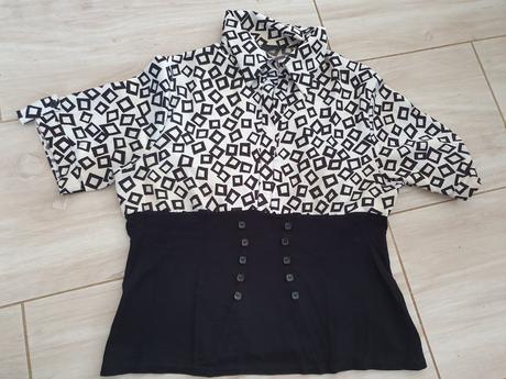 Bluzka ciernobiela, 44