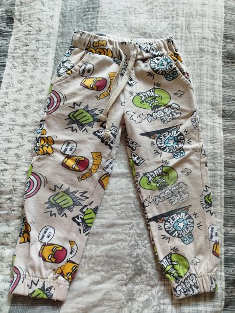 Tepláky, marvel,104