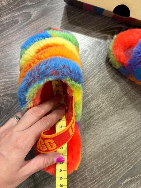 Ugg nove damske farebne hunate sandale č.37, ugg,37