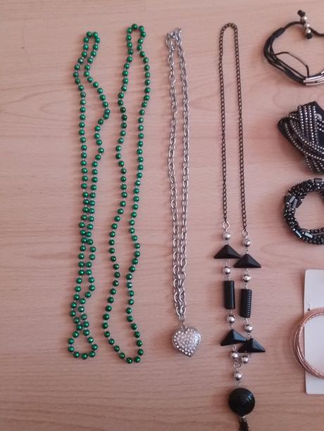 Bižutéria  - rôzne, 