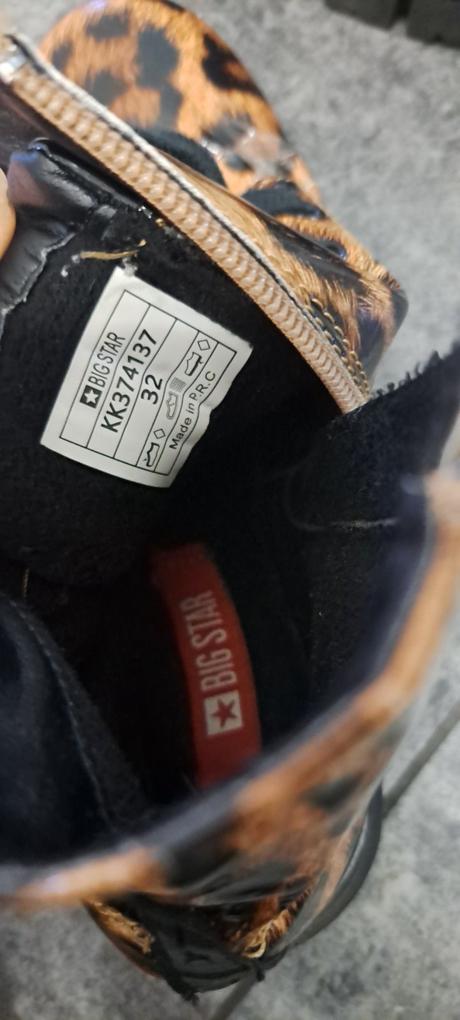 Členkové topánky, 32