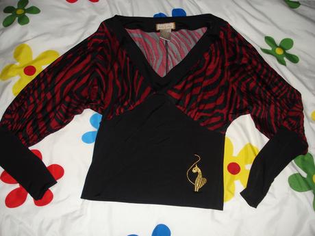 Elegantne tricko s velkym vystrihom, s