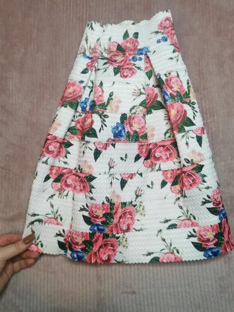 Sukňa s kvetinkami, amisu,38