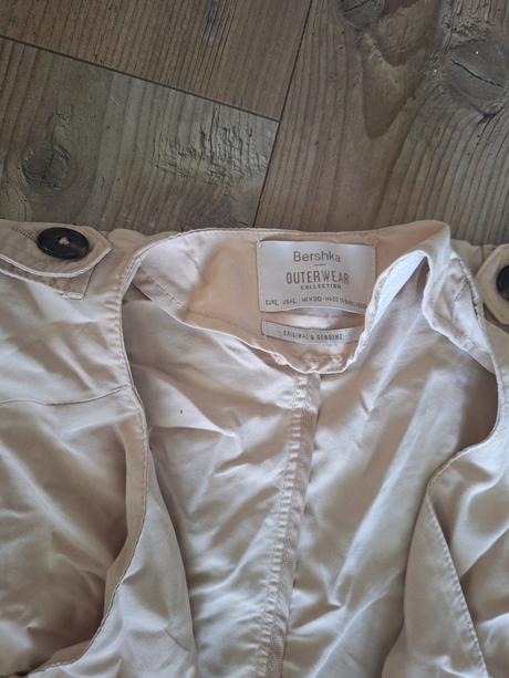 Plast bez zapínania bershka, bershka,l