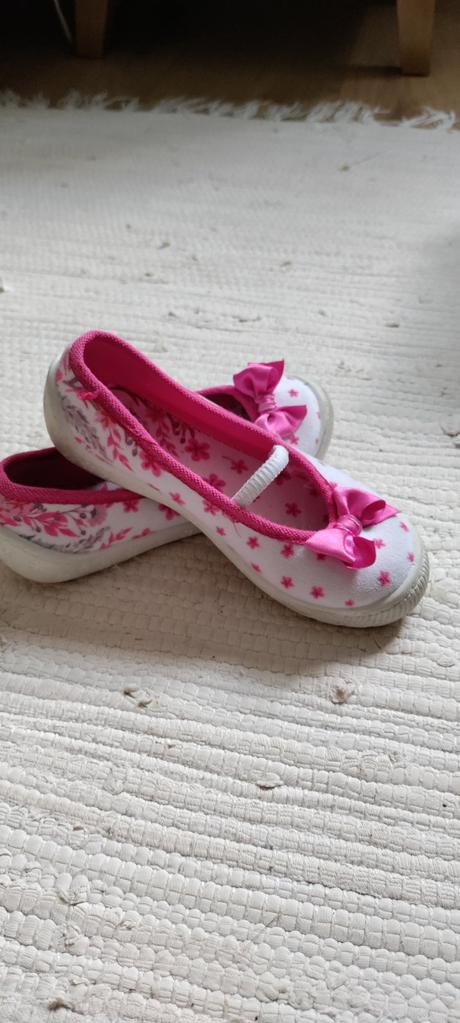 Prezuvky,papuče, 27