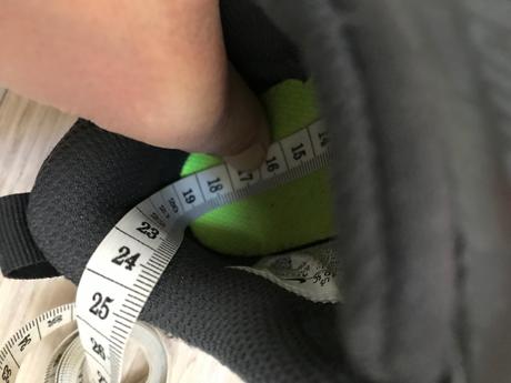 Cierne tenisky, nike,27