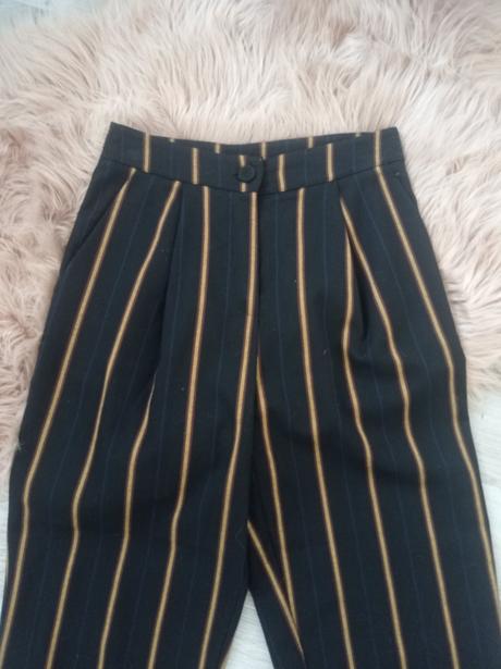 Pásikavé nohavice, s